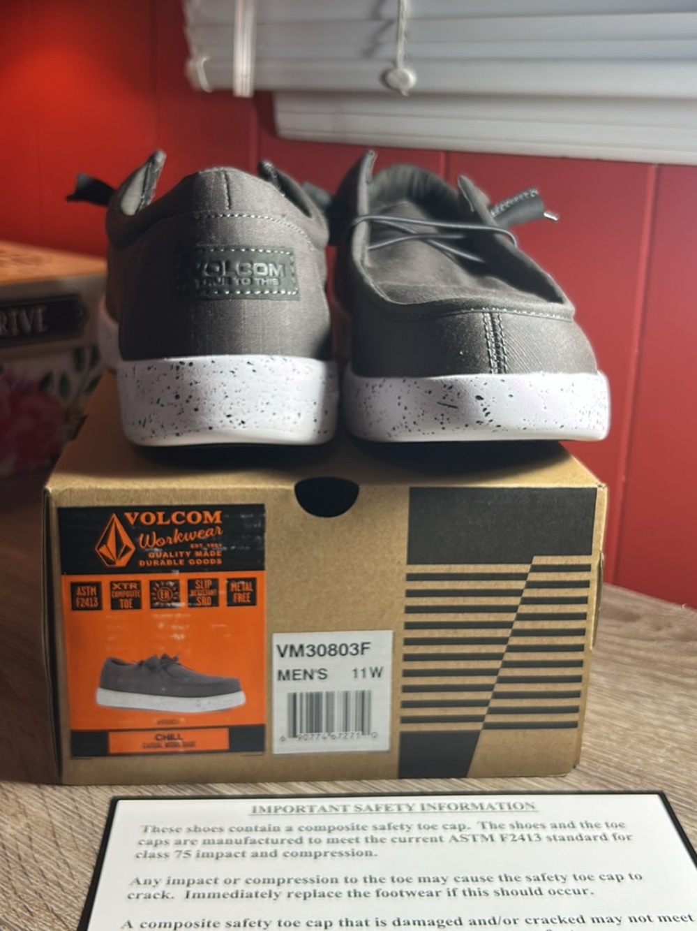 Volcom Workwear Chill Composite Toe Slip On Work Shoes Grey Canvas Size 11W
